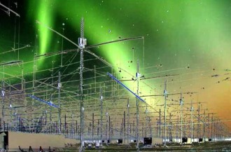 Conjunto de antenas do projeto HAARP, no Alasca.