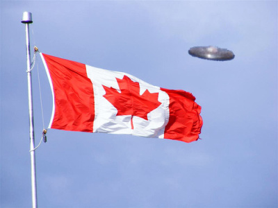 Canadian_flag+saucer