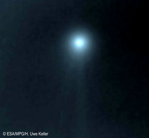 O Cometa C/2002 T7 (LINEAR) foi a primeira observação do sonda Roseta.