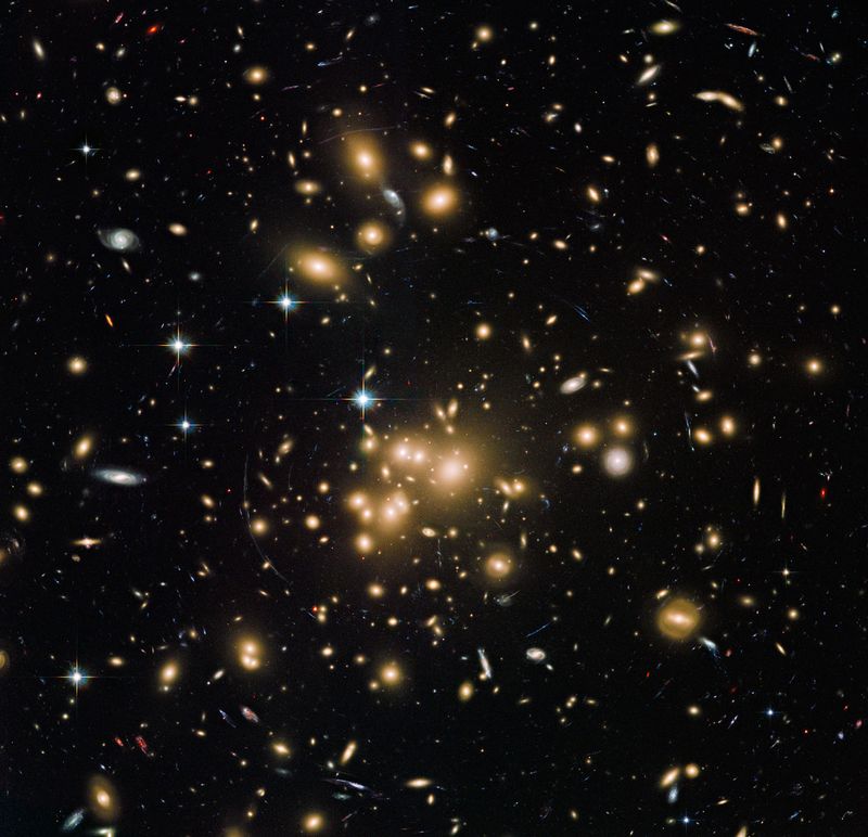 Foto do telescópio Hubble mostra concentração de galáxia