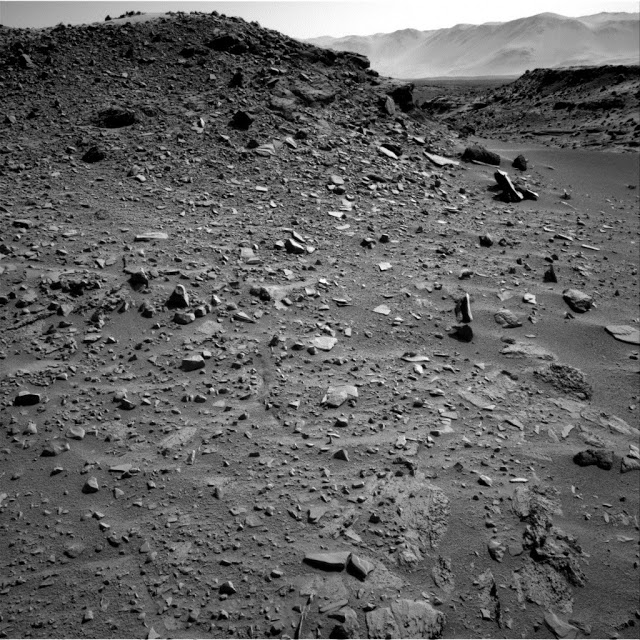 rocha-levitando-em-Marte