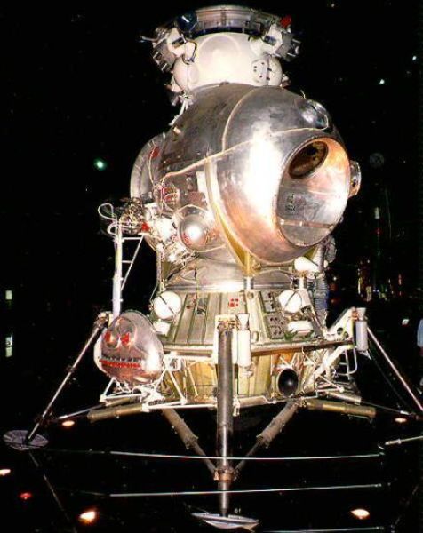 O módulo lunar soviético. Ao contrário do modelo americano, só levaria um explorador à superfície da Lua.