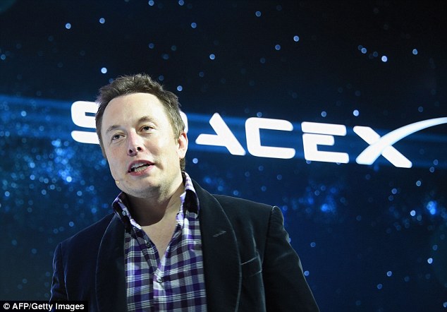 Bilionário fundador da SpaceX diz que há uma chance de 70% dele ir morar em Marte