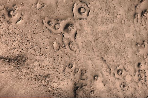 Estariam estas fotos da NASA mostrando ruínas de cidades em Marte?