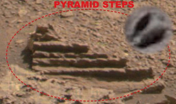 ruínas de degraus em Marte