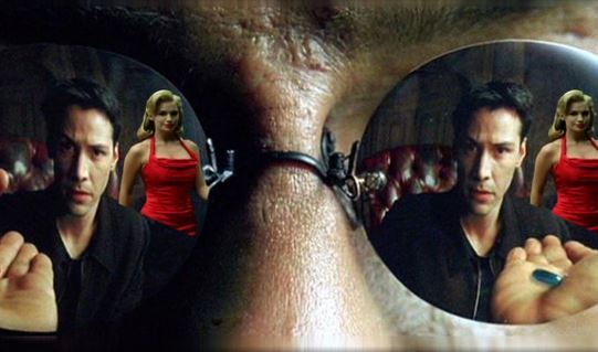 mulher de vermelho no filme Matrix