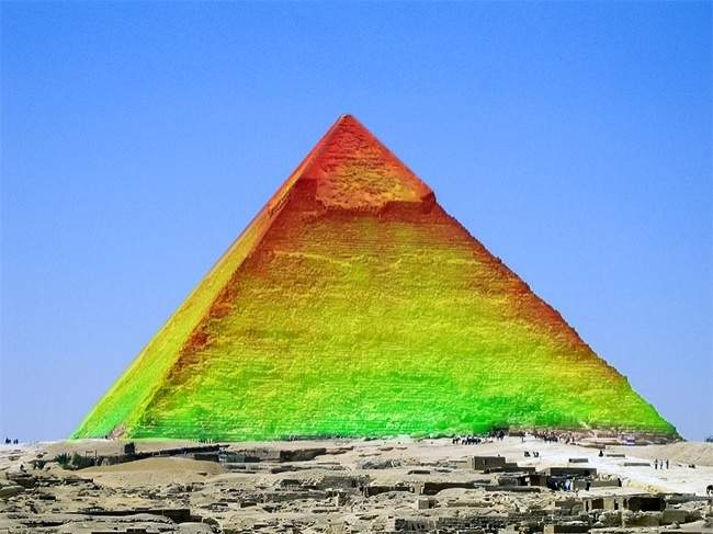 Câmara secreta da Grande Pirâmide egípcia pode conter trono "extraterrestre"