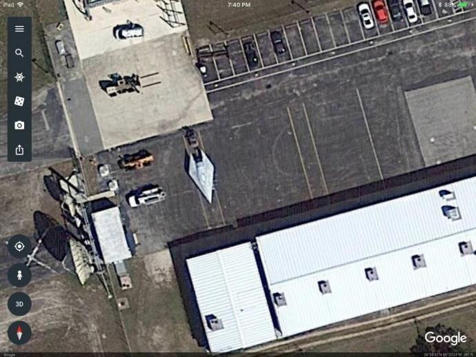 aeronave exótica aparece em foto de satélite do Google Maps