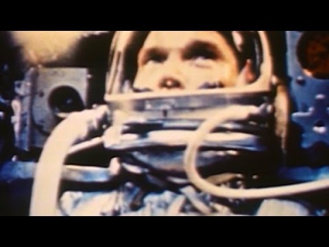 Astronauta descreve quando inúmeros OVNIs ficaram ao seu redor