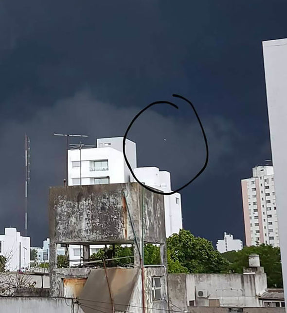 Apresentador argentino tira foto de OVNI numa tormenta