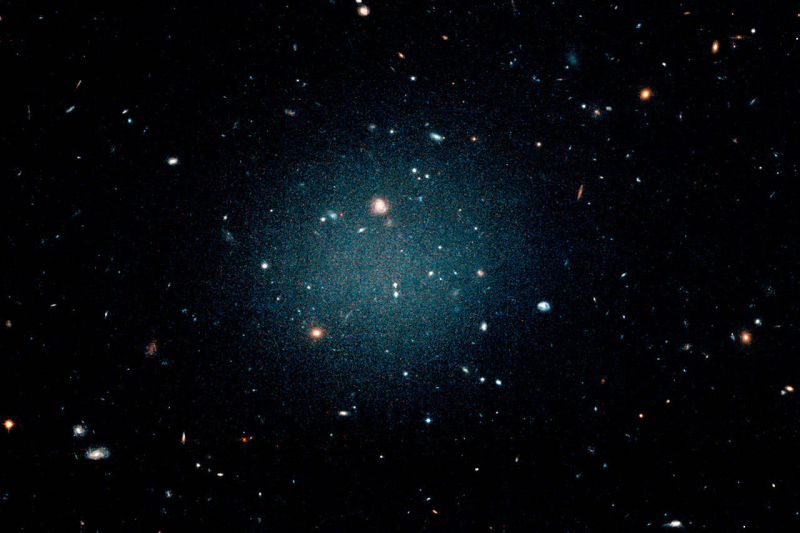 galáxia sem matéria escura