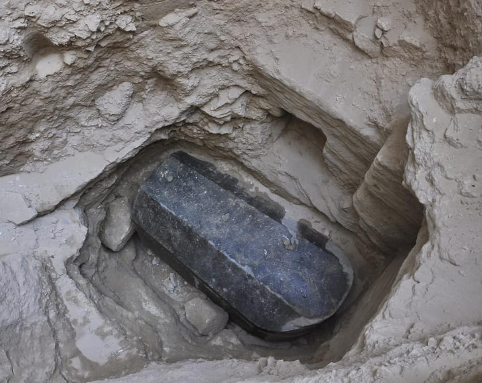Gigantesco sarcófago pode pertencer a Alexandre, o Grande