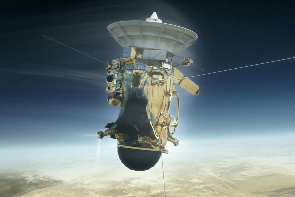 Cassini revela três grande surpresas antes de mergulhar em Saturno