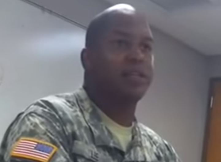Soldado americano fala sobre alienígenas que estão aqui na Terra