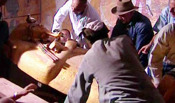 Seis arqueólogos morreram misteriosamente poucos meses após abrirem sarcófago