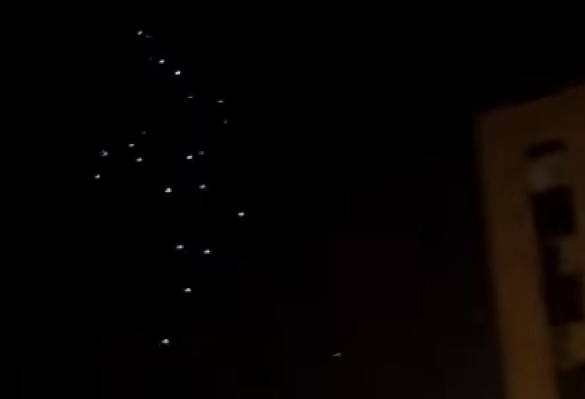 Dezenas de luzes aparecem no céu de São Paulo - Brasil