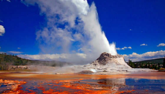 Gêiser do Parque Yellowstone está entrando em erupção a taxas sem precedentes