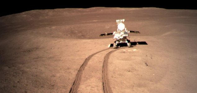 Jipe-sonda chinês começa a andar pela face oculta da Lua