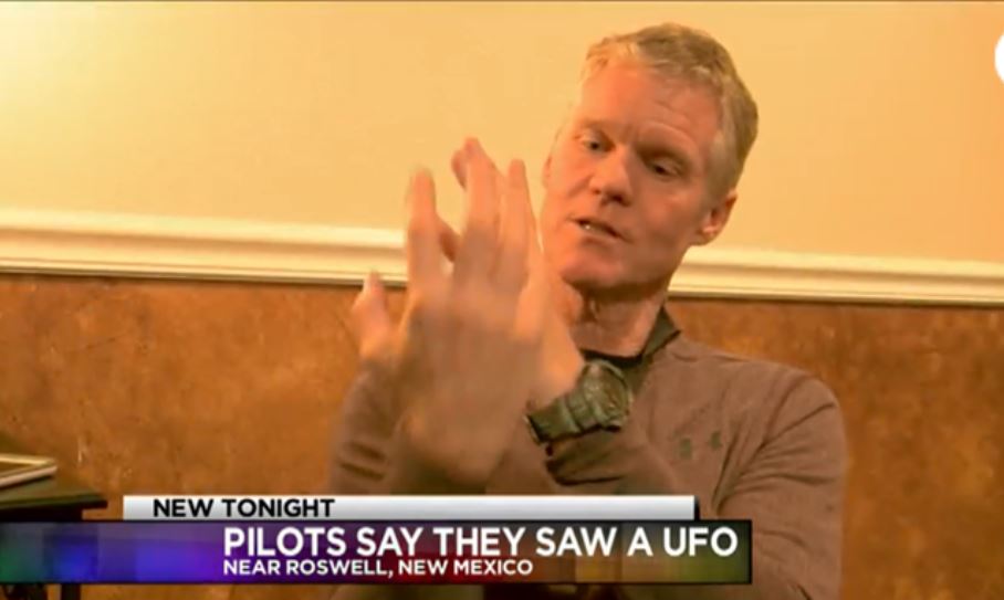 Pilotos comerciais falam sobre OVNI que viram sobre o Arizona